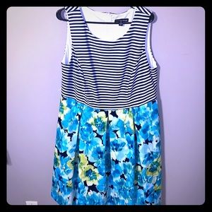 3/$20 Cute floral & striped dress
